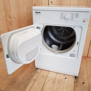 Miele aftræk tørretumbler T8302 (KUN 12 mdr gammel), Energiklasse: C Kapacitet :6 kg.