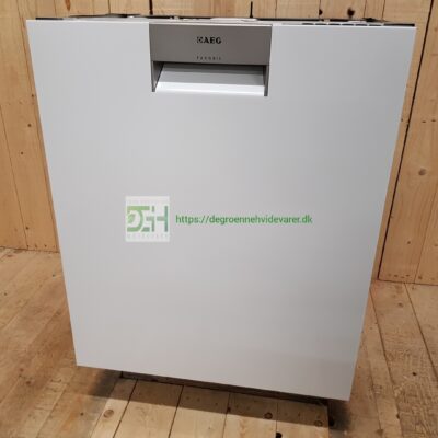 AEG opvaskemaskine med XXL inderkar FFE62800PW *Energiklasse: A++ *Lydniveau: 44 dB *Bestikbakke *ComforLift
