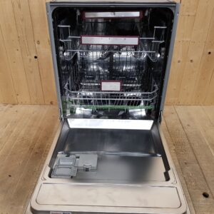 Blomberg opvaskemaskine SGUN3330X *Energiklasse A+++ *Lydniveau 42 dB(A) *Bestikbakke